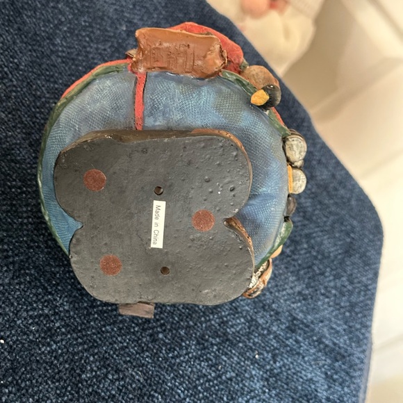 Hunting Santa carries his binoculars and hunting equipment wearing a furry hat - Picture 6 of 8